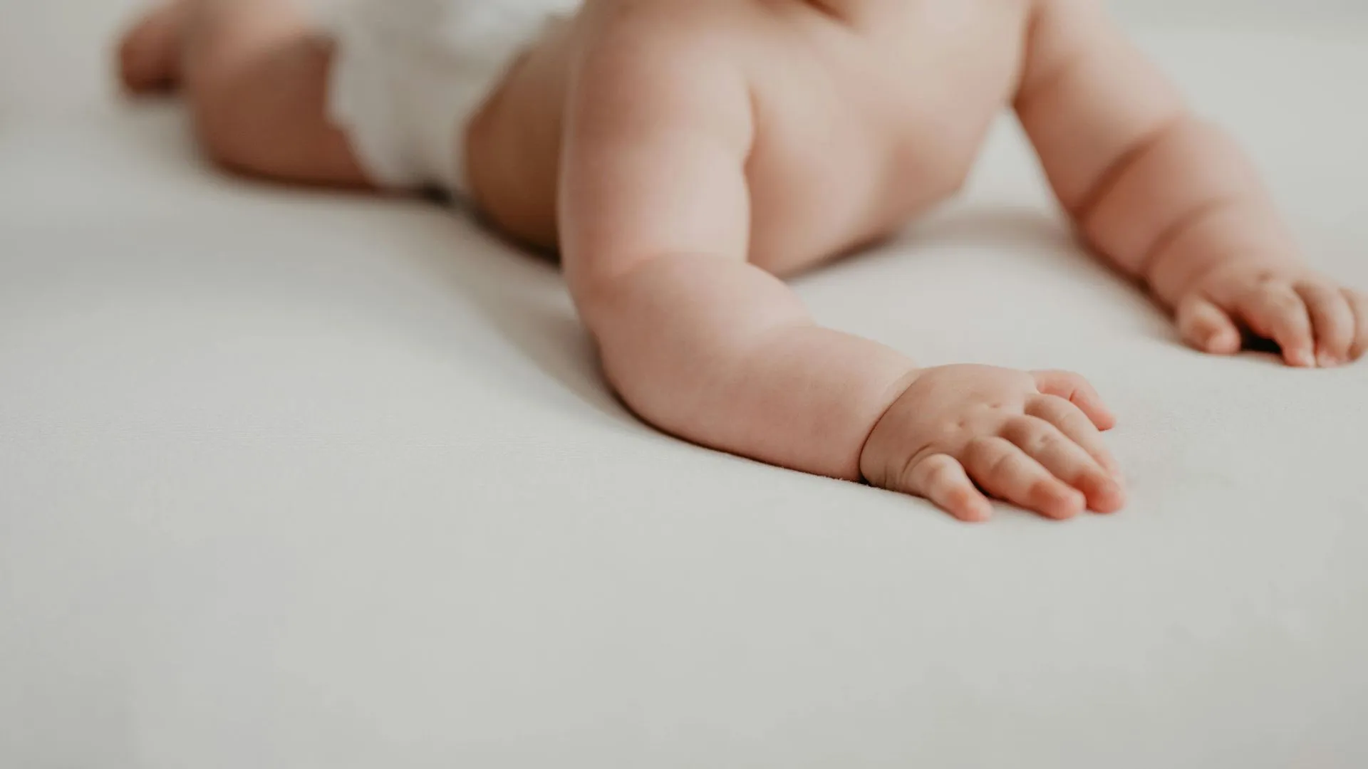 Bebê morre após complicações por meningite bacteriana