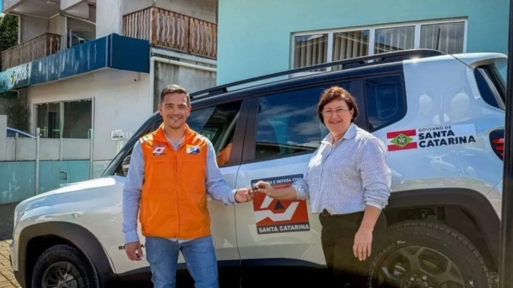 Macieira reforça Defesa Civil com veículo 4x4