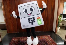 TSE celebra 30 anos da urna eletrônica e lança mascote Pilili TSE celebra 30 ano da urna eletrônica e lança mascote Pilili