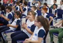 Mais de 500 alunos participam de ação do Maio Amarelo em Videira Mais de 500 alunos participam de ação do Maio Amarelo em Videira