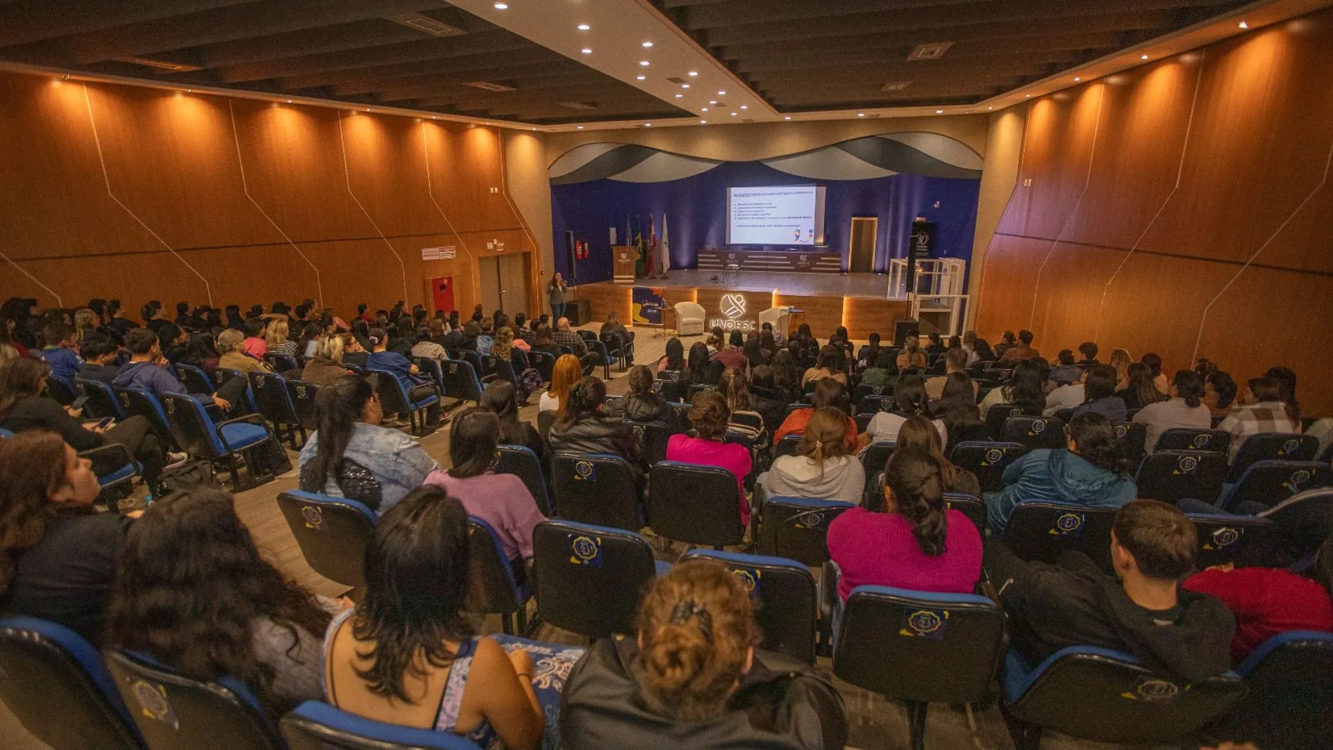 Professores participam de formação sobre inclusão e TEA em Videira