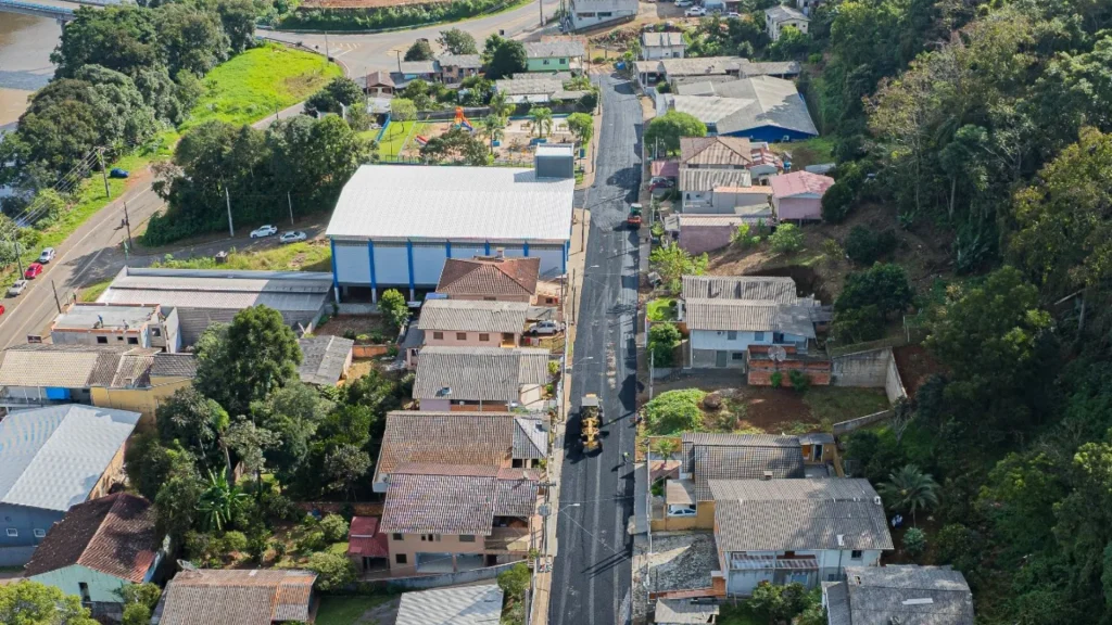 Ruas de Videira entram na fase final de pavimentação asfáltica