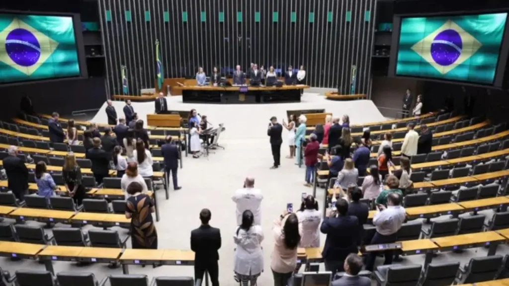 14 de 16 deputados de SC devem disputar reeleição em 2026