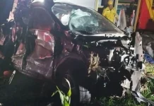 Motorista fica gravemente ferido após capotamento na BR-470 Motorista fica gravemente ferido após capotamento na BR-470