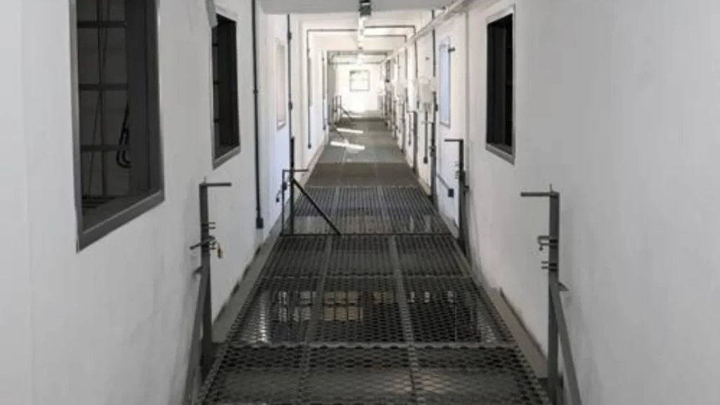 Governo cria 144 vagas em presídio e defende trabalho obrigatório de detentos