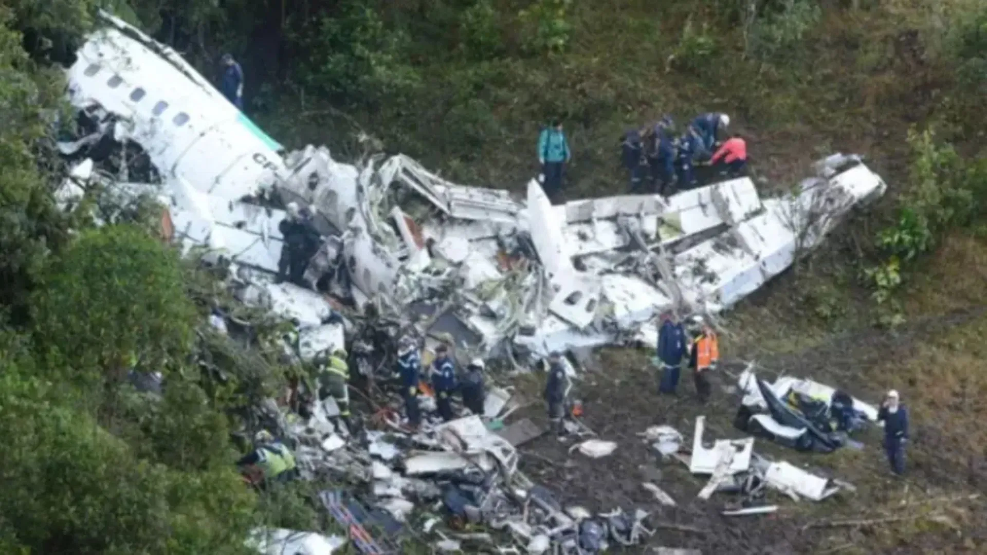 Justiça condena Chapecoense por morte de jornalista na tragédia aérea de 2016