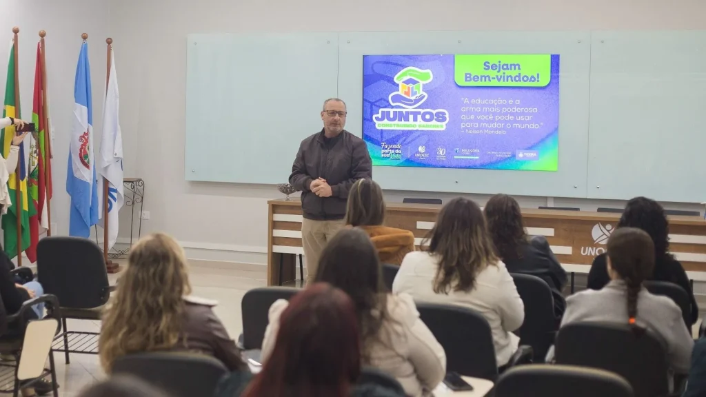 Mais de 1.200 servidores da educação participam de formação em Videira