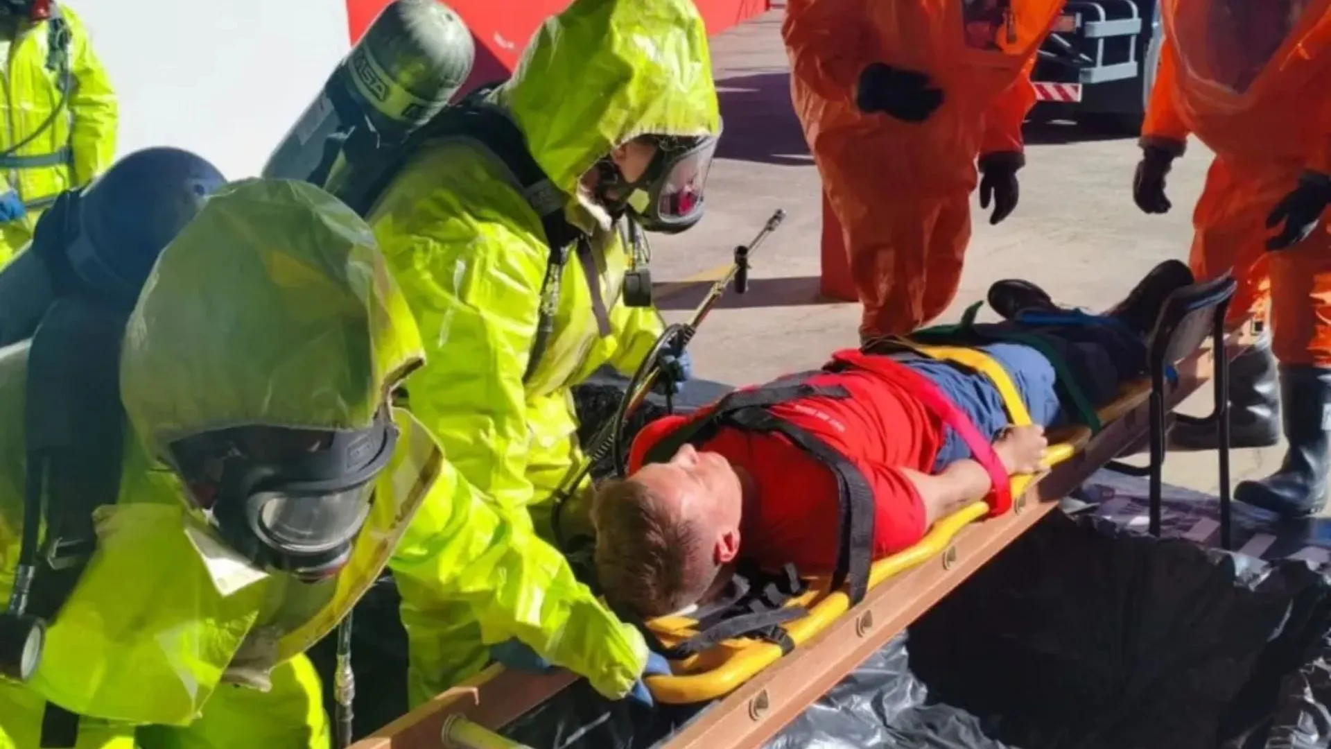 Bombeiros de Videira participam de treinamento especializado para emergências com produtos perigosos