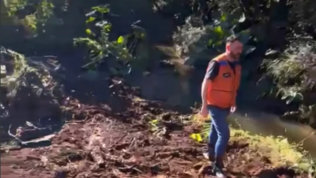 Pinheiro Preto realiza limpeza e desassoreamento de rios para prevenir impactos das chuvas