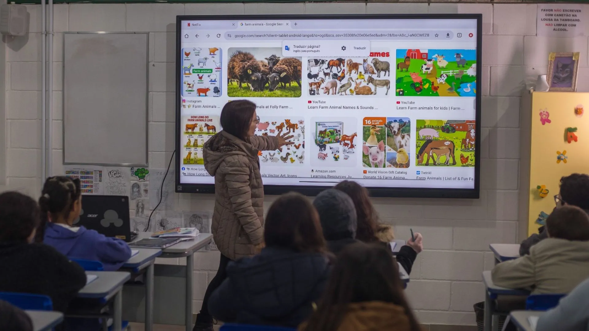 Videira moderniza escolas e instala lousas digitais em todas as salas de aula