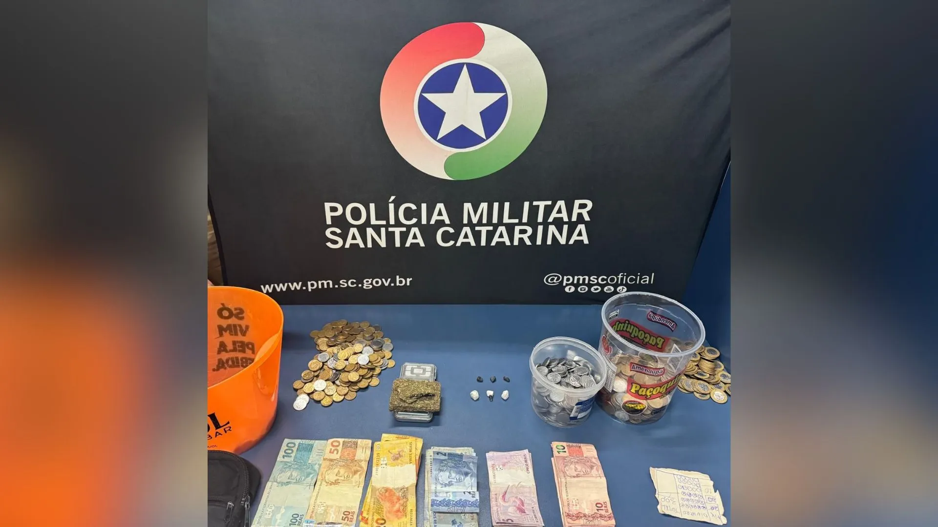 Polícia Militar desarticula ponto de tráfico e apreende drogas