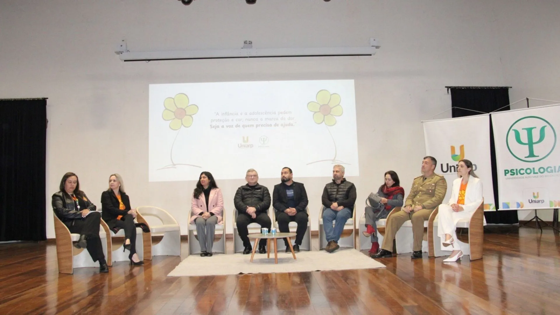 Uniarp promove ação contra violência infantil em Caçador