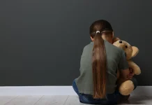 Nova política contra abuso sexual de crianças e adolescentes entra em vigor Nova política contra abuso sexual de crianças e adolescentes entra em vigor