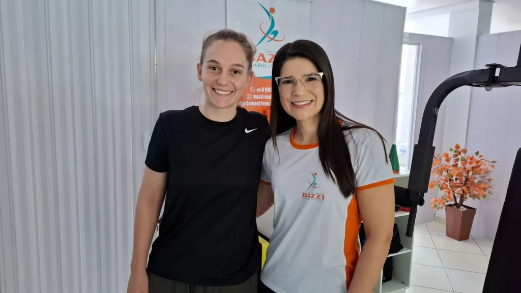 Jogadora supera lesão grave e sonha voltar aos gramados