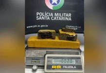 Polícia Militar apreende 1 kg de maconha e prende suspeito em Caçador PM apreende 1 kg de maconha e prende suspeito em Caçador