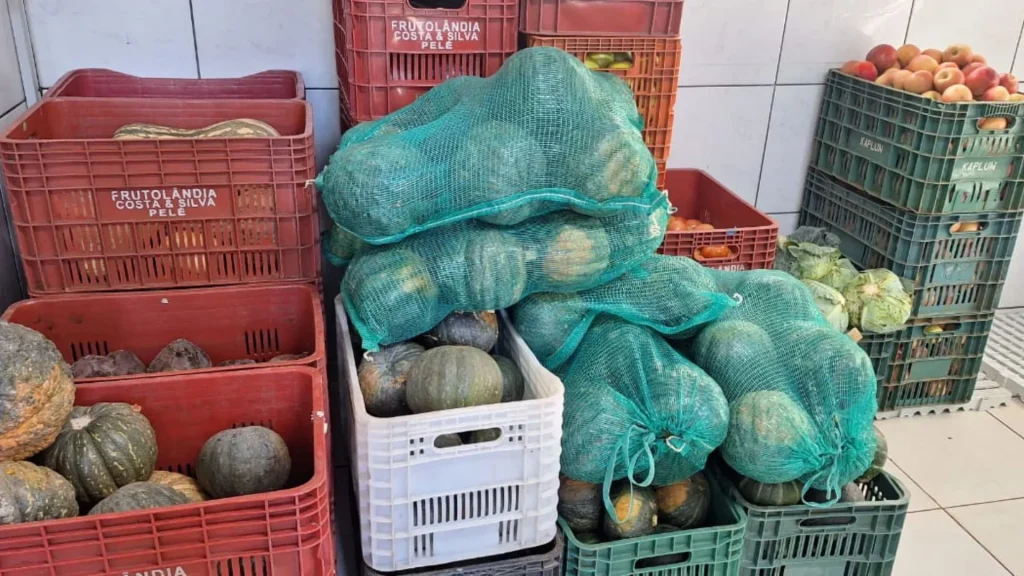 Aquisição de alimentos fortalece produtores e entidades em Caçador