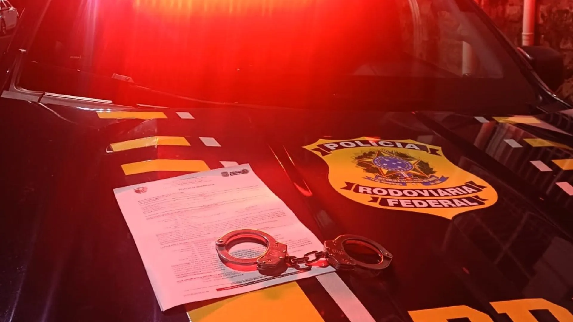 Passageiro é preso após tentativa de estupro em ônibus na BR-282