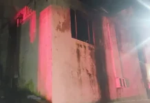 Incêndio destrói casa e mobiliza bombeiros em Videira Incêndio destrói casa e mobiliza bombeiros em Videira