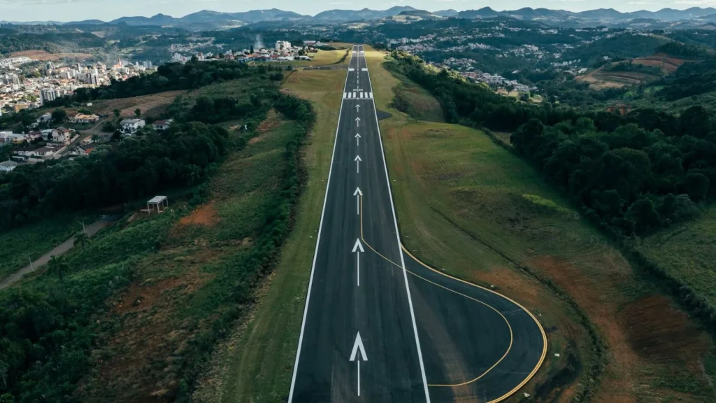 Governador inaugura revitalização do Aeroporto de Videira e autoriza estação meteorológica