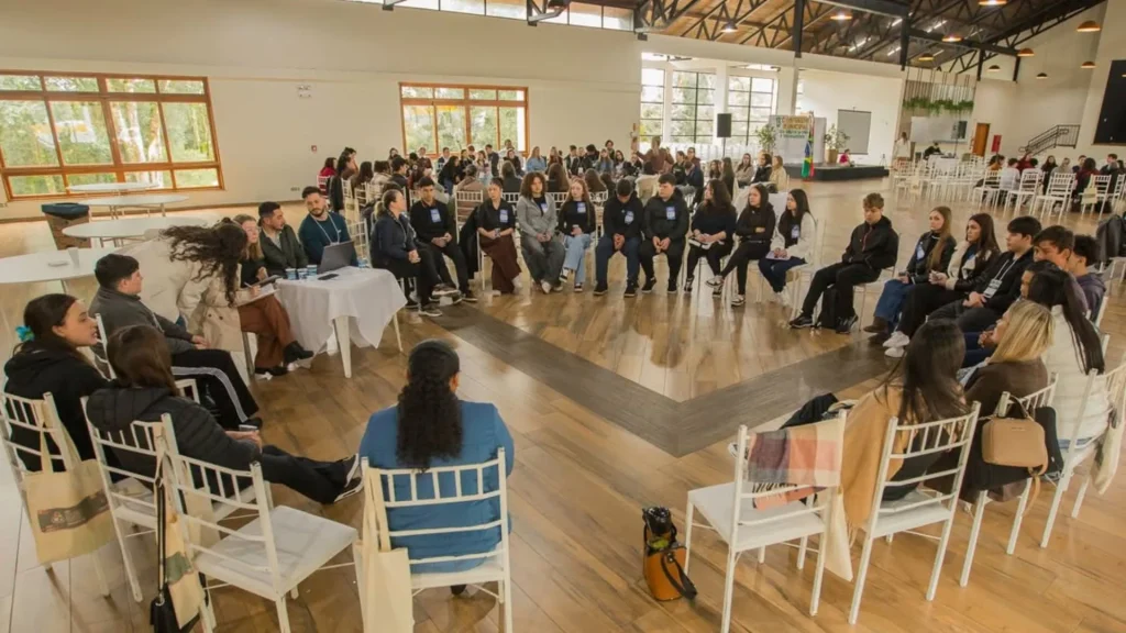 Conferência Municipal reúne jovens para debater direitos da criança e do adolescente em Videira