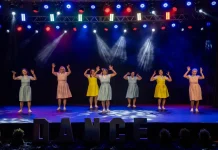 Festival de Dança lota Ginásio Medalhão e encanta público em Videira Festival de Dança lota Ginásio Medalhão e encanta público em Videira