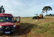 Trabalhador fica preso em plantadeira durante semeadura de aveia em Fraiburgo Trabalhador fica preso em plantadeira durante semeadura de aveia em Fraiburgo