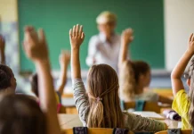 Justiça de SC derruba lei que permitia a pais vetarem participação dos filhos em aulas sobre gênero Justiça de SC derruba lei que permitia a pais vetarem participação dos filhos em aulas sobre gênero