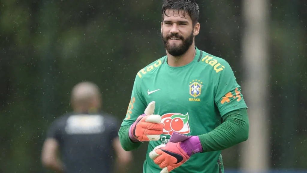 Goleiros da Seleção vão usar verde em vez de vermelho contra a Escócia