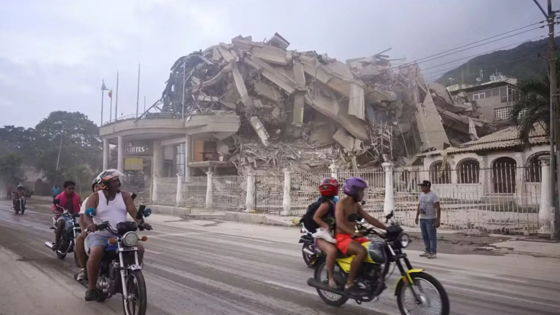 Terremotos devastam a Venezuela; número de mortos cresce e buscas por sobreviventes continuam
