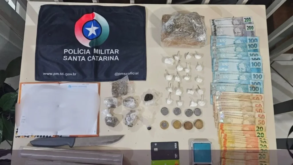 Mais de meio quilo de drogas é apreendido durante operação policial no interior de Videira