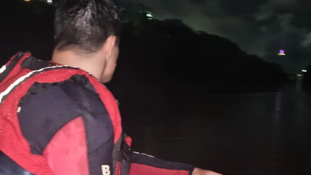 Bombeiros fazem buscas por mulher que caiu da ponte da antiga estrada de ferro em Herval d'Oeste