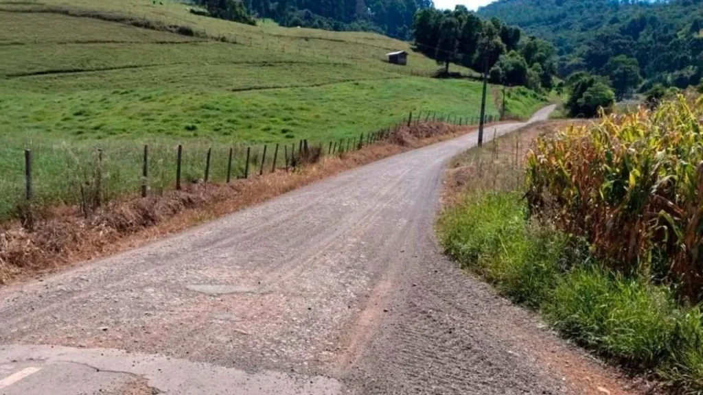 Câmara de Videira vota projeto que viabiliza asfalto entre Sede Etelvina e Imbuial