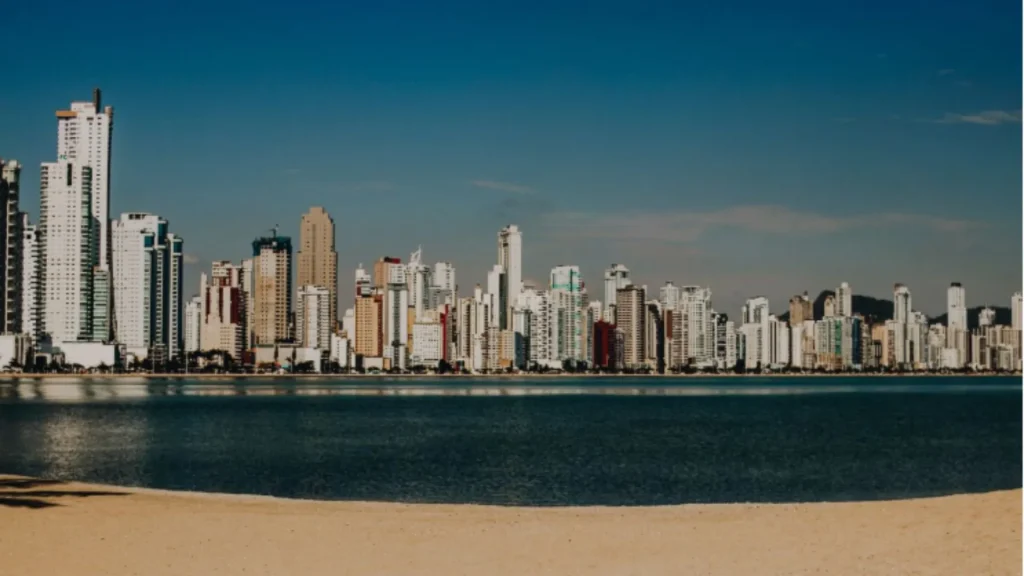 Conheça as 10 melhores cidades do Brasil para se investir
