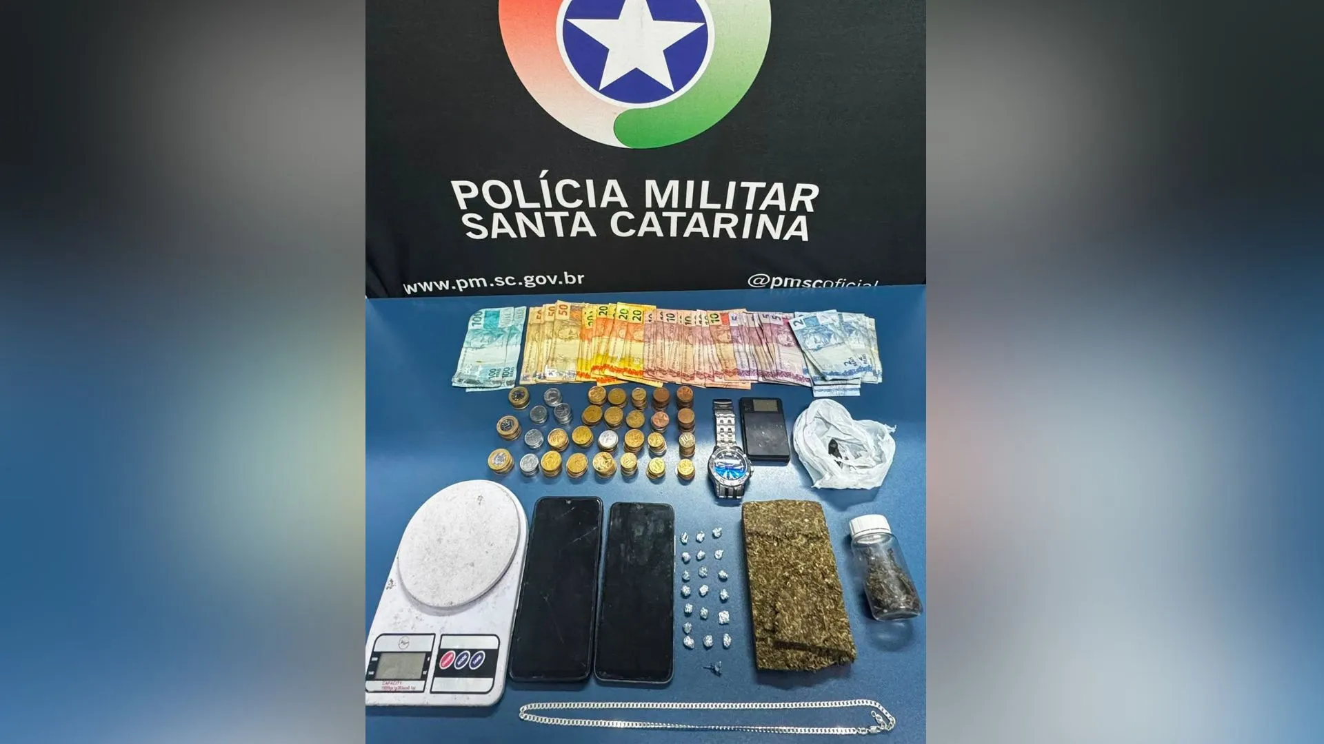 Polícia Militar de Caçador prende suspeito por tráfico e apreende drogas
