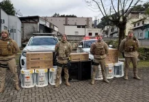 Morador liga para Polícia e quatro homens são detidos por furto Morador liga para Polícia e quatro homens são detidos por furto