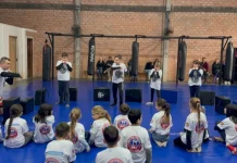 Programa Luvas que Ensinam forma 56 alunos em Canoinhas Programa Luvas que Ensinam forma 56 alunos em Canoinhas