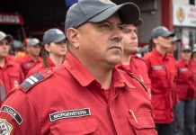 Bombeiro recebe moção por 34 anos de dedicação em Caçador Bombeiro recebe moção por 34 anos de dedicação em Caçador