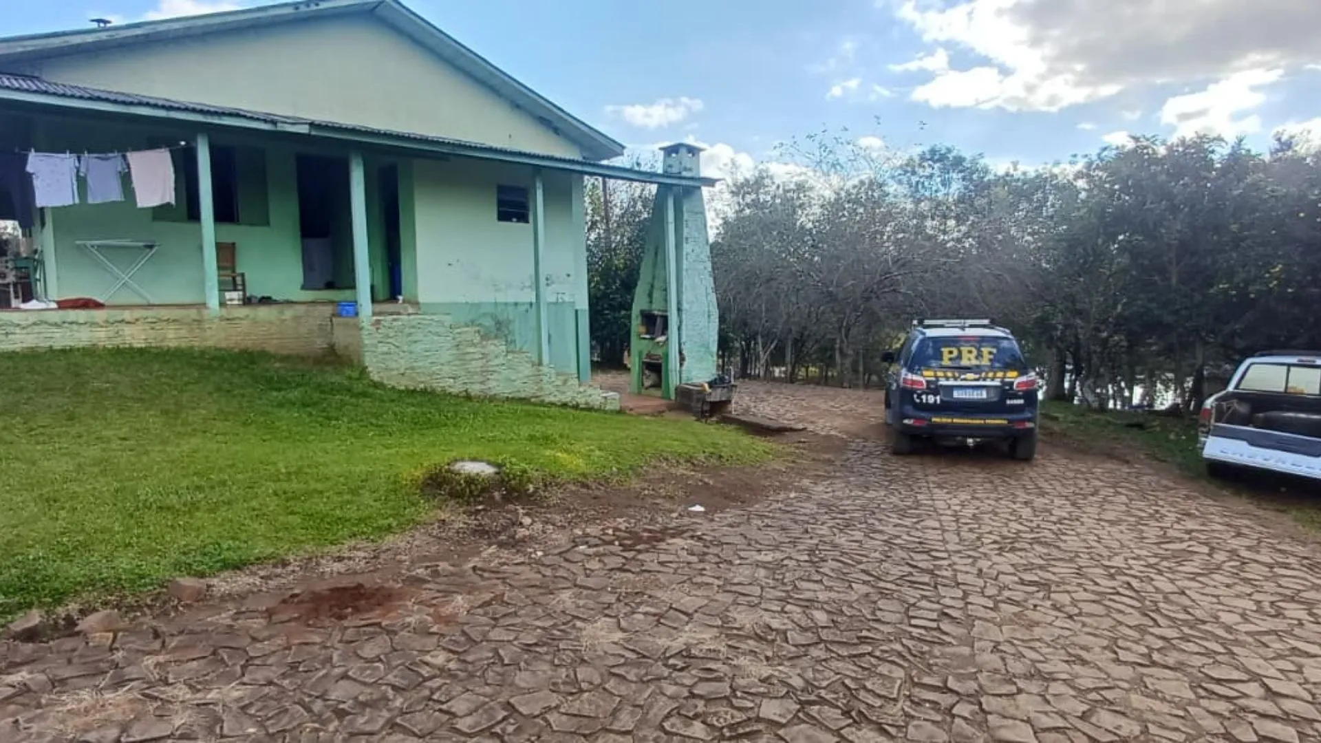 Motorista embriagado é preso após fugir de acidente na BR-282