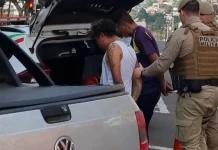 Dois jovens são presos após furtarem loja e ameaçarem funcionárias em Caçador Dois jovens são presos após furtarem loja e ameaçarem funcionárias em Caçador