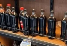 Coca-Cola recolhe garrafas por retirada de figurinhas da Copa 2026 Coca-Cola recolhe garrafas por retirada de figurinhas da Copa 2026