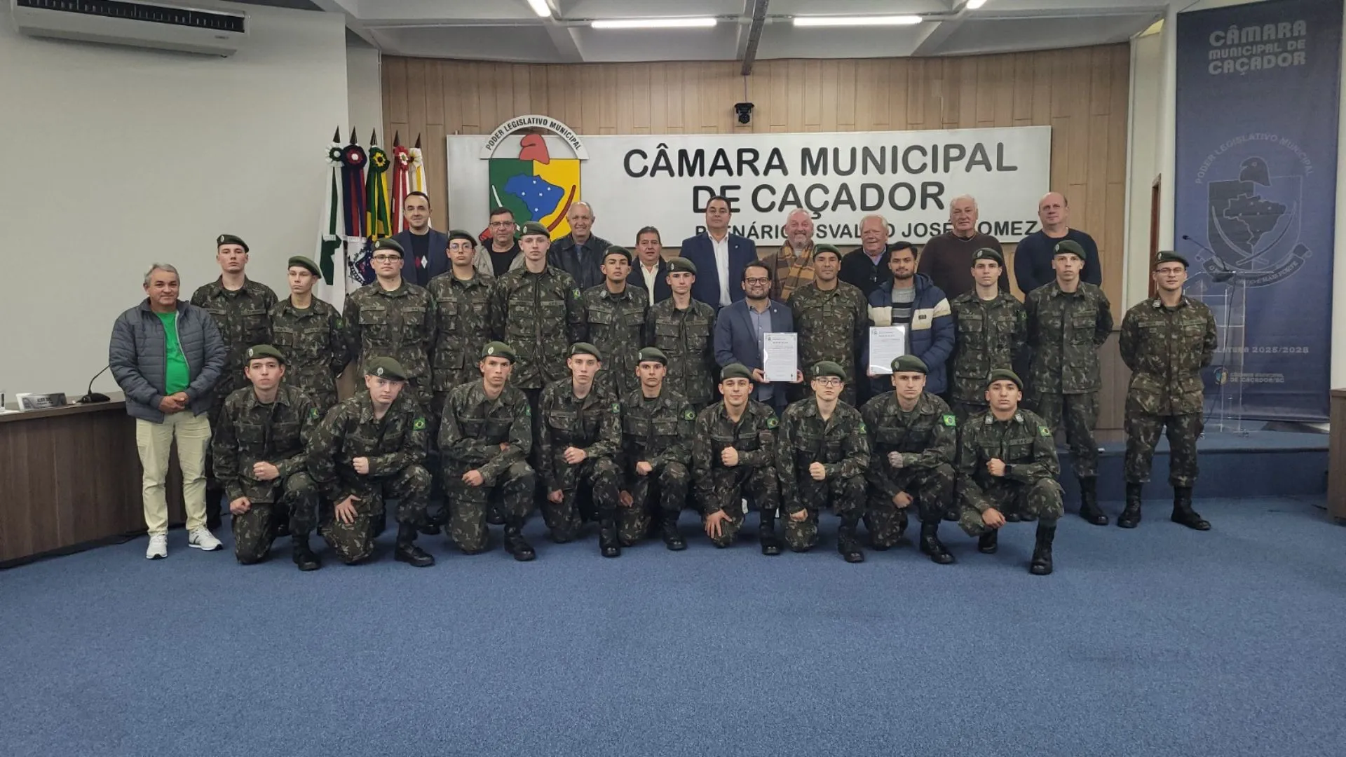 Câmara homenageia Tiro de Guerra e IFSC pelos relevantes serviços em Caçador