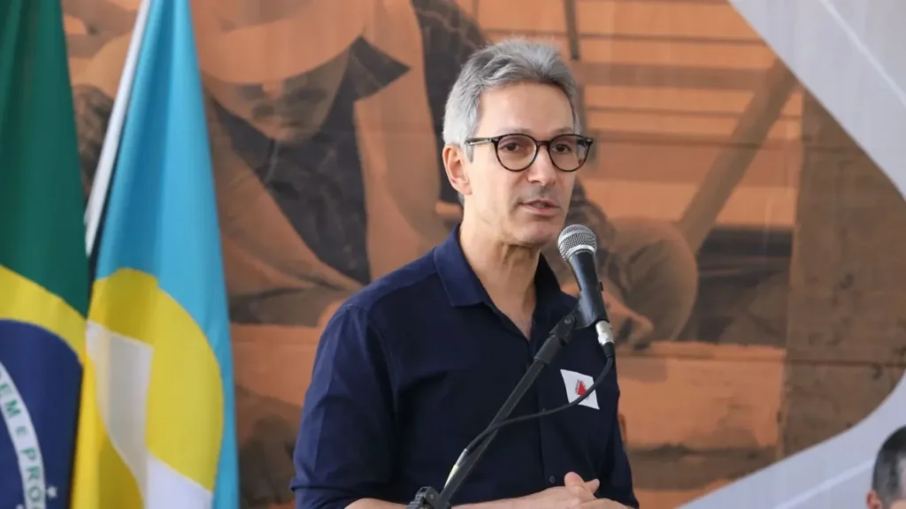 Partido Novo SC retira convite a Romeu Zema para evento após críticas a Flávio Bolsonaro
