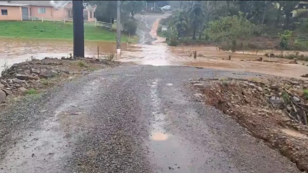 Aulas são canceladas em Ibiam devido às fortes chuvas e aos alagamentos