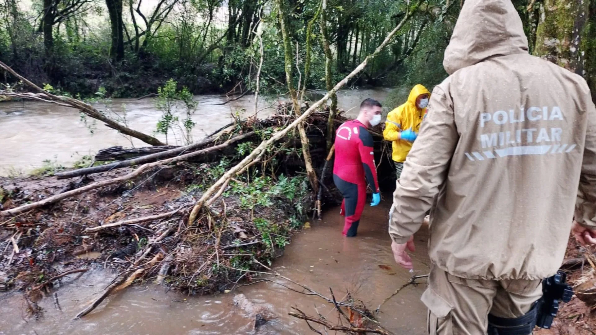 Corpo de trabalhador é encontrado às margens de rio após desaparecimento