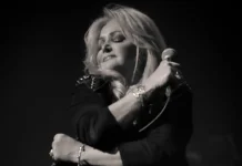 Morre Bonnie Tyler, voz de “Total Eclipse of the Heart”, aos 75 anos Morre Bonnie Tyler, voz de "Total Eclipse of the Heart", aos 75 anos