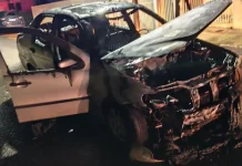 Incêndio destrói carro no bairro São Pedro, em Porto União Incêndio destrói carro no bairro São Pedro, em Porto União