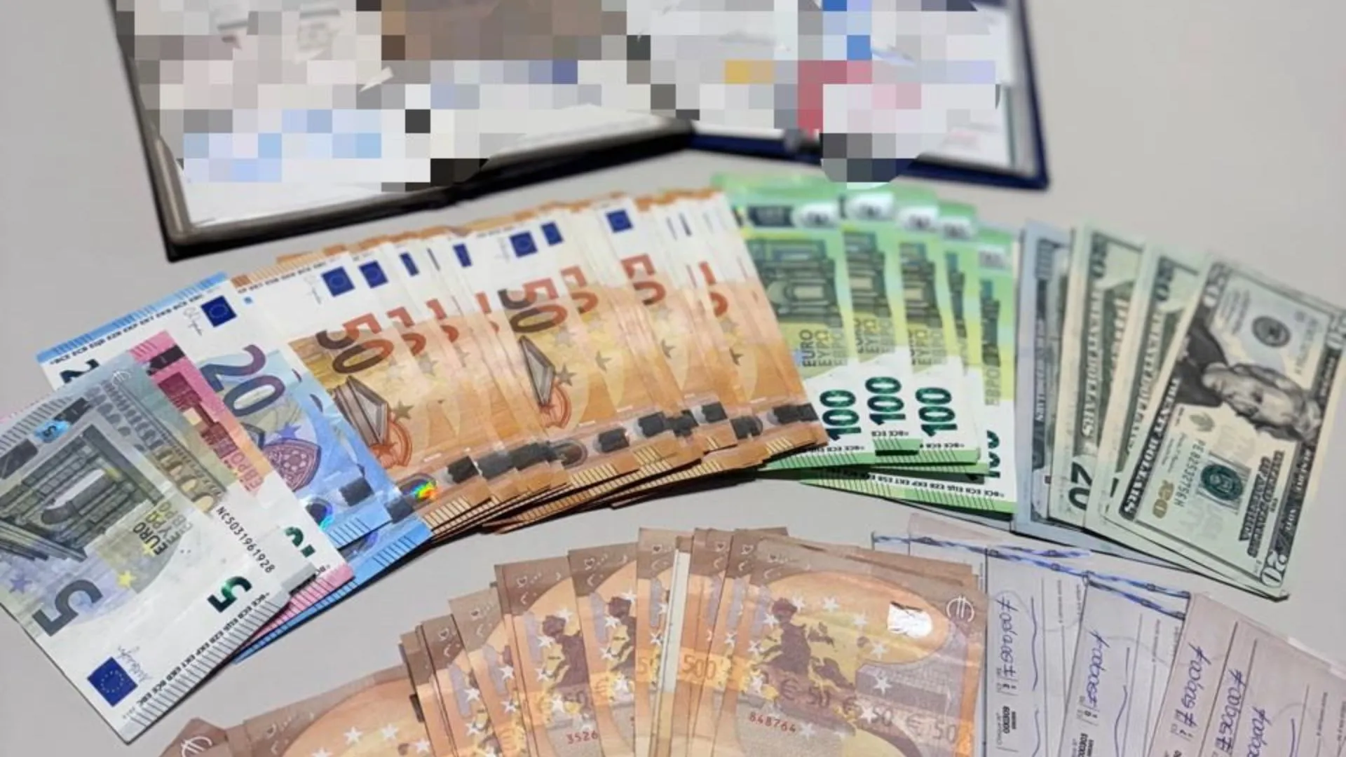 Gaeco investiga esquema milionário de corrupção e lavagem de dinheiro em Santa Catarina