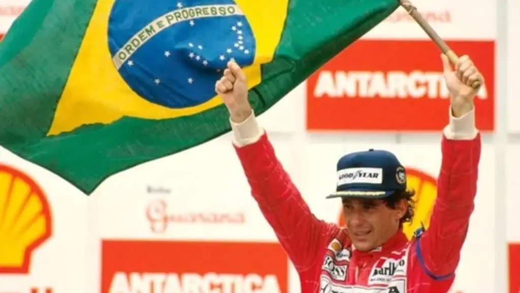 Ayrton Senna é reconhecido oficialmente como Herói da Pátria