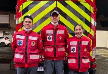 Bombeiros auxiliam mãe e recém-nascido após parto em residência Bombeiros auxiliam mãe e recém-nascido após parto em residência