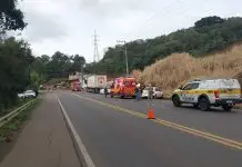 Engavetamento entre dois carros e caminhão deixa um ferido na SC-135 Engavetamento entre dois carros e caminhão deixa um ferido na SC-135
